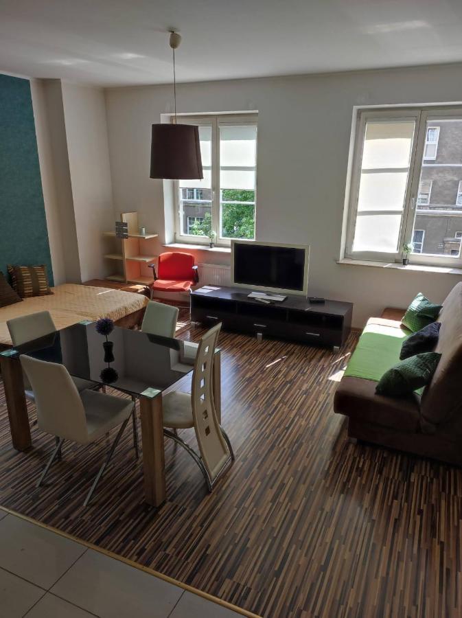 Apartament Przy Fontannie Neptuna غدانسك المظهر الخارجي الصورة
