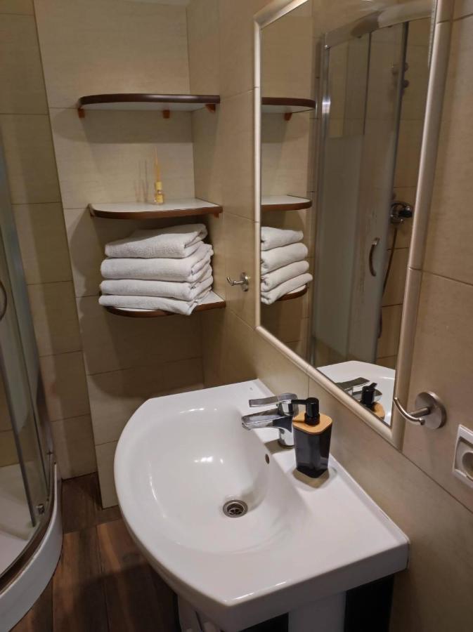 Apartament Przy Fontannie Neptuna غدانسك المظهر الخارجي الصورة